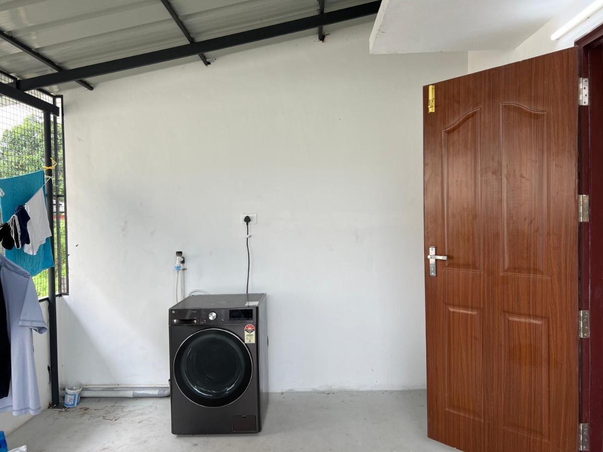 Pullad Villa Aranmula Bagian luar foto