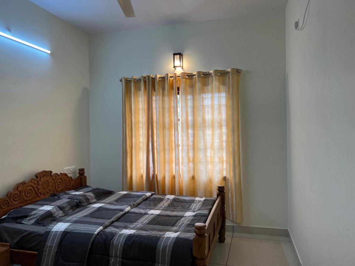 Pullad Villa Aranmula Bagian luar foto